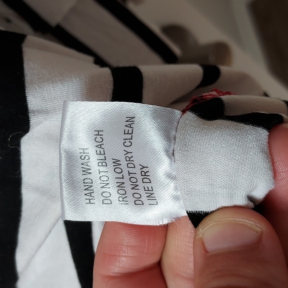 Tickled Teal large 3/4 sleeve with ruffles red black white top - Picture 8 of 12